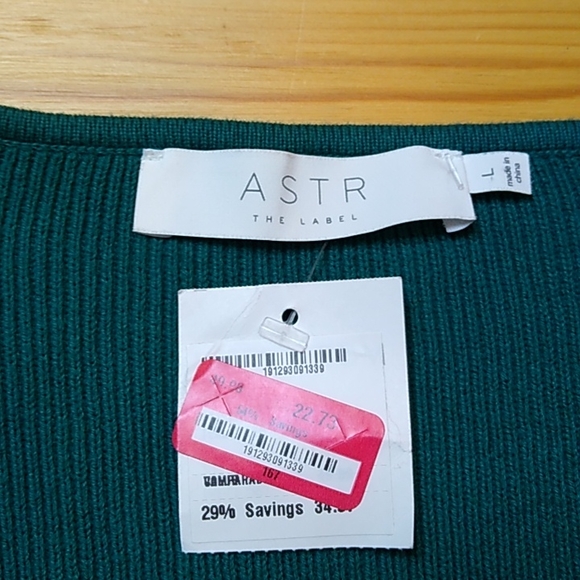 SALE!  ASTR Sweater NWT. (was $22) - Picture 4 of 4